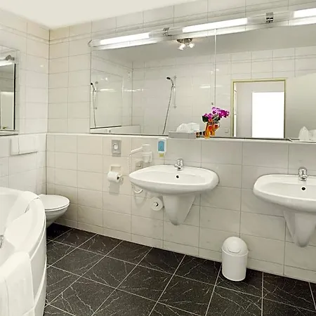Western Frankfurt Airport 호텔 4*