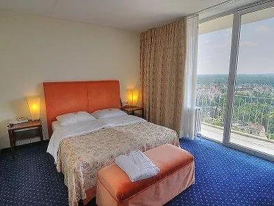 Western Frankfurt Airport Отель