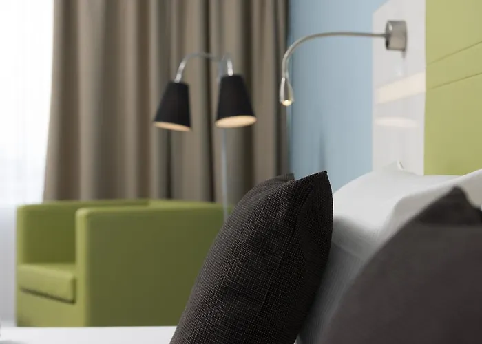 Western Frankfurt Airport Ной-Изенбург